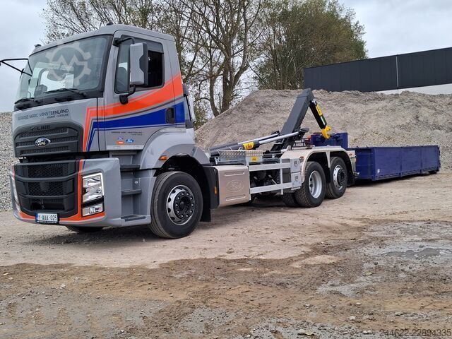 Roll-off tipper truck Ford F-Line 6x2 containerhaak