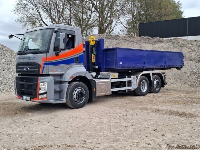 Roll-off tipper truck Ford F-Line 6x2 containerhaak
