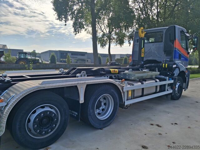 Roll-off tipper truck Ford F-Line 6x2 containerhaak