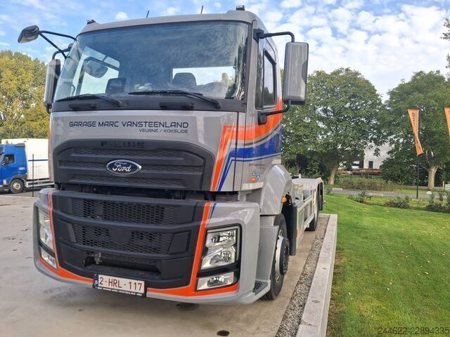 Roll-off tipper truck Ford F-Line 6x2 containerhaak