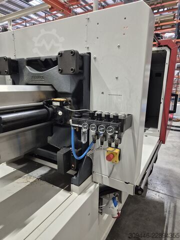 Injection molding machine Arburg Allrounder 520 H 1500-800