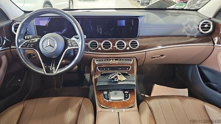 Minibus MERCEDES-BENZ E 300 de T EXCLUSIVE Interieur 360° DISTRONIC