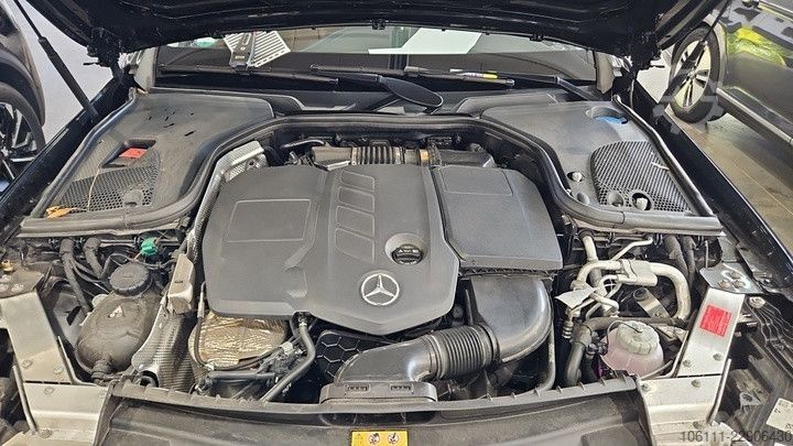 Minibus MERCEDES-BENZ E 300 de T EXCLUSIVE Interieur 360° DISTRONIC