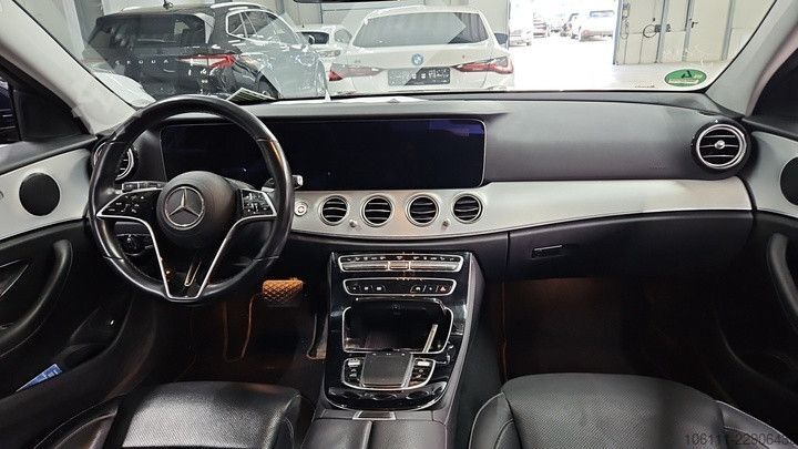 Minibus MERCEDES-BENZ E 300 de 4Matic AVANTGARDE HeadUP KEYLESS-GO