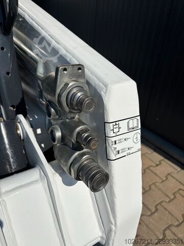 Wheel loader BOBCAT S100   Kompaktlader  -  Joystick !