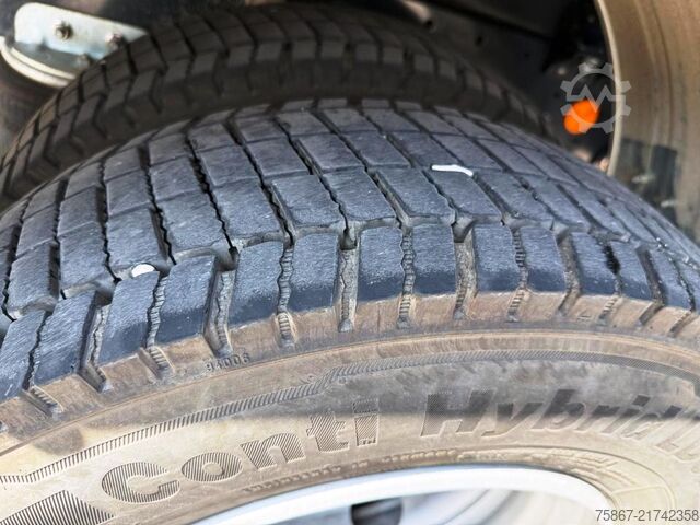 Truck with tipper body Iveco EUROCARGO 90E210