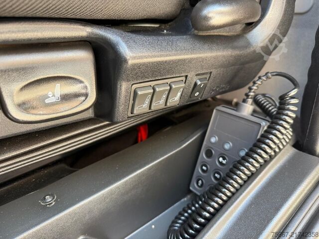 Truck with tipper body Iveco EUROCARGO 90E210