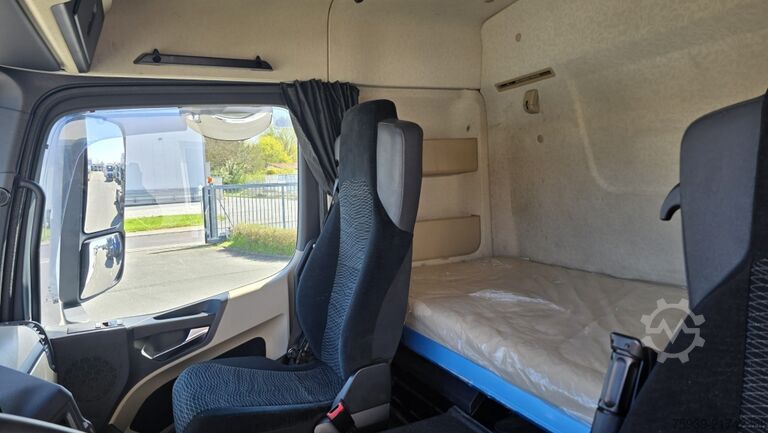 Tanker truck Mercedes-Benz Actros 1843 4x2