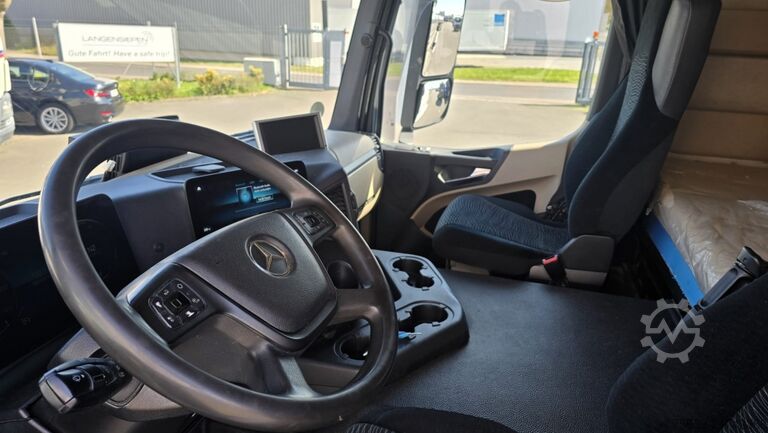 Tanker truck Mercedes-Benz Actros 1843 4x2