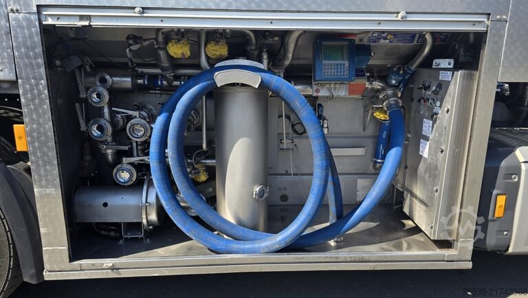 Tanker truck Mercedes-Benz Actros 1843 4x2