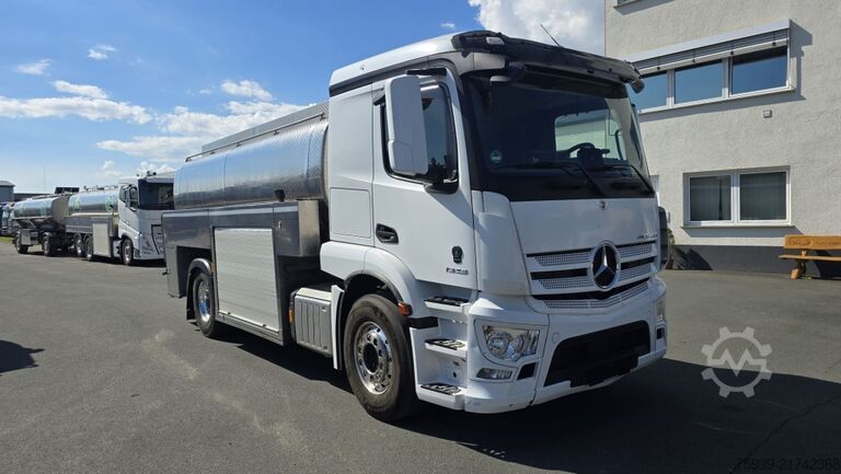 Tanker truck Mercedes-Benz Actros 1843 4x2