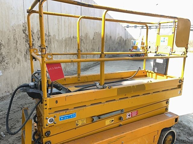 Scissor Lift Iteco IT 8290 (10m)