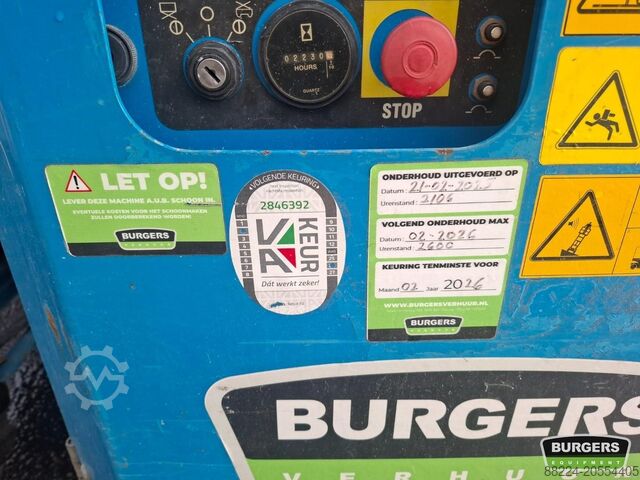 Scissor lift Genie GS-3369 RT