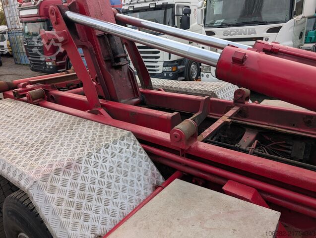 Abrollkipper Volvo FH16 6X4 610HP HYVA Blatt/Luft Manuell