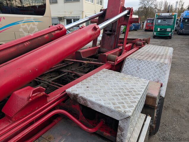 Abrollkipper Volvo FH16 6X4 610HP HYVA Blatt/Luft Manuell