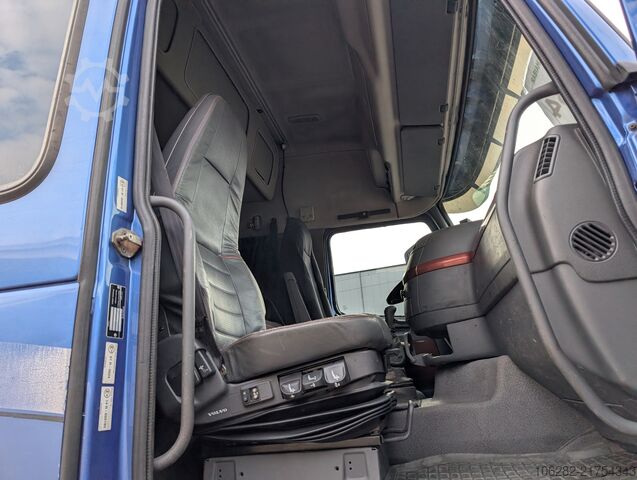 Abrollkipper Volvo FH16 6X4 610HP HYVA Blatt/Luft Manuell
