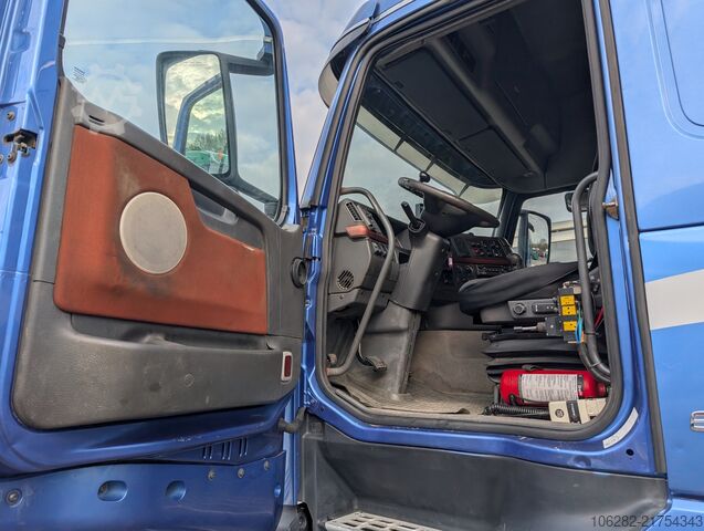 Abrollkipper Volvo FH16 6X4 610HP HYVA Blatt/Luft Manuell