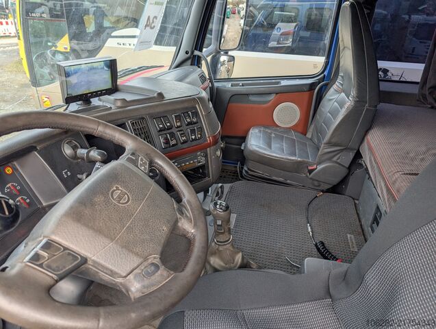 Abrollkipper Volvo FH16 6X4 610HP HYVA Blatt/Luft Manuell