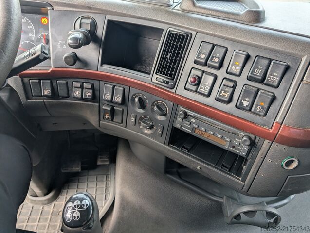 Abrollkipper Volvo FH16 6X4 610HP HYVA Blatt/Luft Manuell