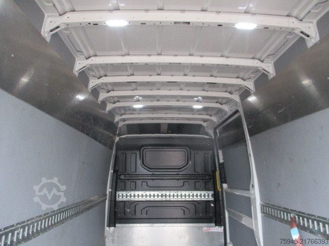 High top van VW Crafter, 35 2.0, L4H2, TÜV 06/2026, spez. Aufbau
