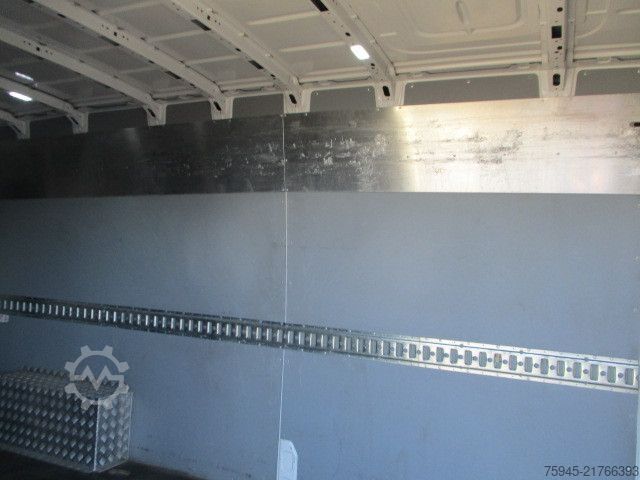 High top van VW Crafter, 35 2.0, L4H2, TÜV 06/2026, spez. Aufbau