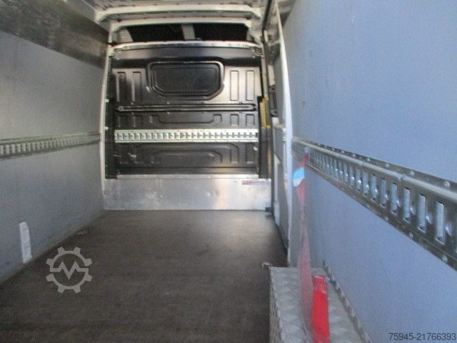 High top van VW Crafter, 35 2.0, L4H2, TÜV 06/2026, spez. Aufbau