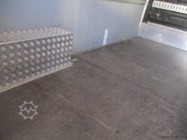 High top van VW Crafter, 35 2.0, L4H2, TÜV 06/2026, spez. Aufbau