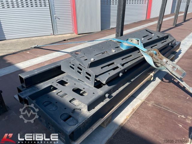 Auflieger mit Arbeitsbühne KÖGEL S24-1 Plateau Rungen *Liftachse*Palettenkasten