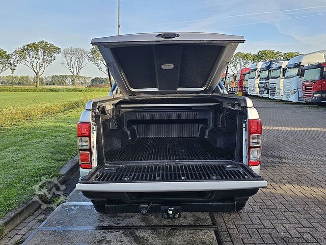 FORD RANGER 2.0 Wildtrak 4x4, side steps, alloy wheels, tow bar, leather, navigation, xenon headligh FORD RANGER 2.0 Wildtrack 4x4 Sidesteps Lm-Velgen Tr...