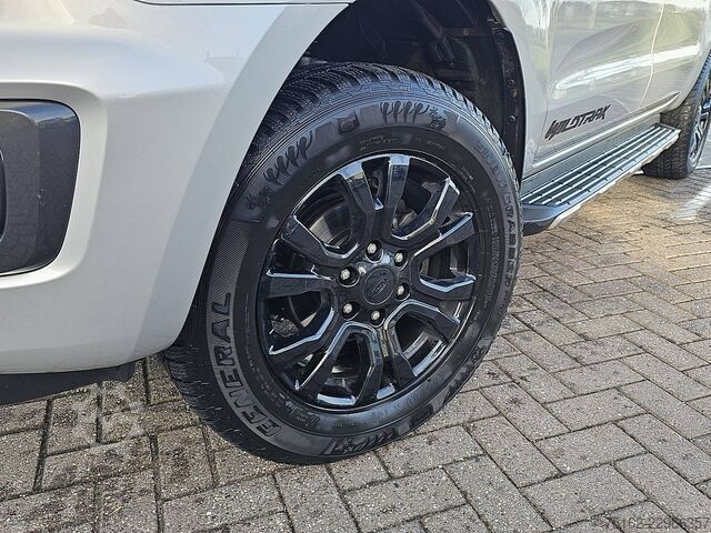 FORD RANGER 2.0 Wildtrak 4x4, side steps, alloy wheels, tow bar, leather, navigation, xenon headligh FORD RANGER 2.0 Wildtrack 4x4 Sidesteps Lm-Velgen Tr...