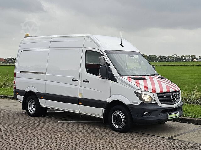 High-roof van MERCEDES-BENZ SPRINTER 519 L2H2 N2 3500Kg Trekhaak V6 3.0Ltr ...