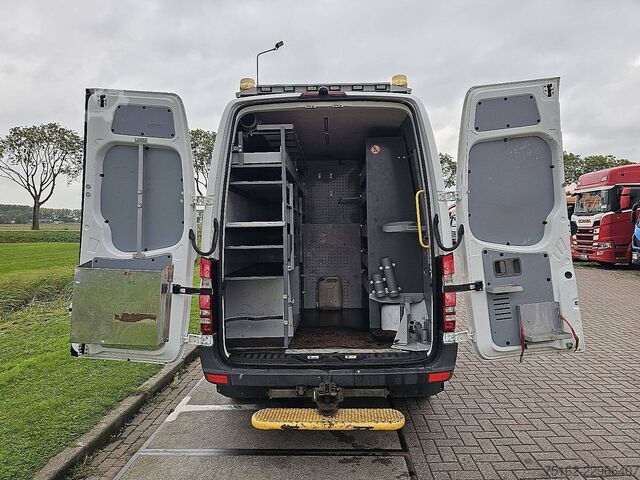 High-roof van MERCEDES-BENZ SPRINTER 519 L2H2 N2 3500Kg Trekhaak V6 3.0Ltr ...