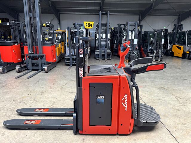 2022 serviced + UVV inspection valid until 09/2027, 7,209 operating hours Linde L14AP