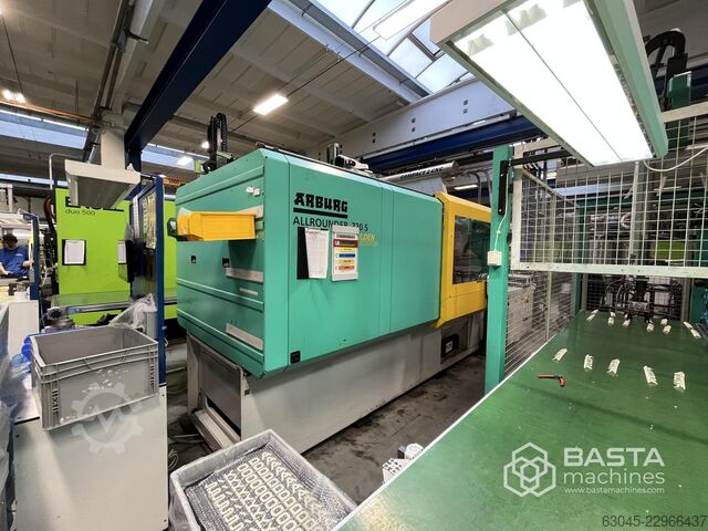 Arburg 720S 3000 - 1300 (2017) Robot Tecnomatic Arburg 720S 3000 - 1300