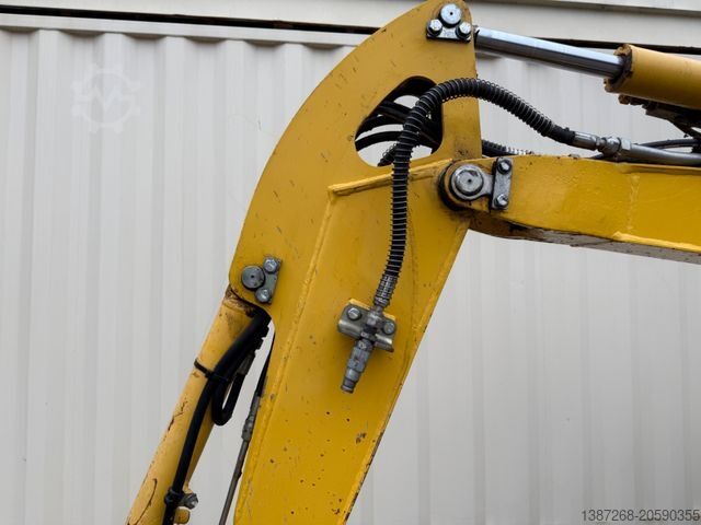 Mini excavator KOMATSU PC26MR-3 / 2020 BJ / 2.082 H / 2 x Löffel