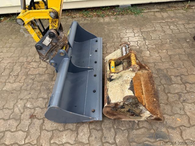 Mini excavator KOMATSU PC26MR-3 / 2020 BJ / 2.082 H /  2 x Löffel