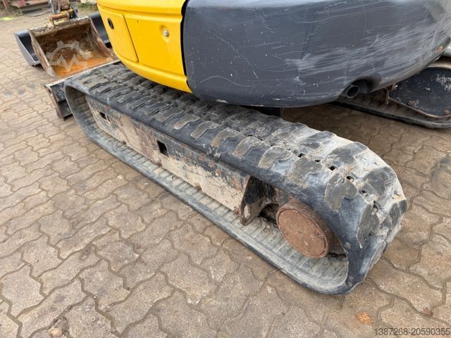 Mini excavator KOMATSU PC26MR-3 / 2020 BJ / 2.082 H /  2 x Löffel