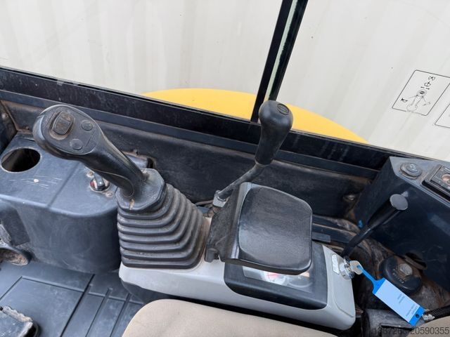 Mini excavator KOMATSU PC26MR-3 / 2020 BJ / 2.082 H / 2 x Löffel