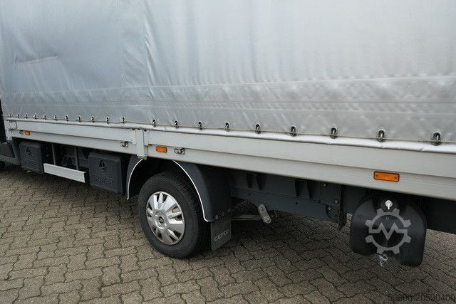 Curtain sider van PEUGEOT Boxer 4x2, Schlafliege, Klima, 100tkm, 4,8mtr.