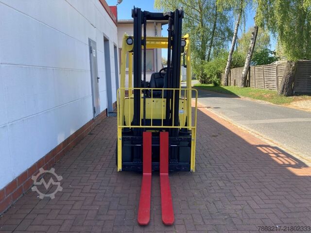 Electric 4-wheel forklift Hyster J 3.0 XN