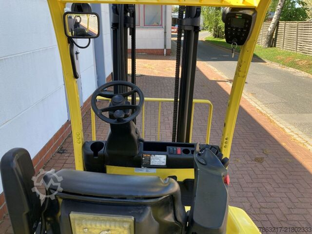 Electric 4-wheel forklift Hyster J 3.0 XN