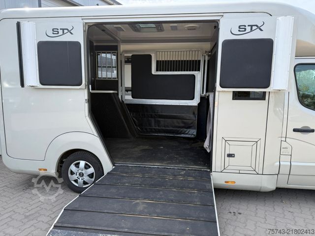 Livestock transporter RENAULT Master STX 5 Sitzer Standard