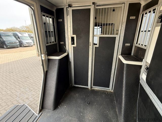 Livestock transporter RENAULT Master STX 5 Sitzer Standard