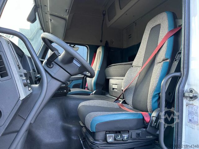Standard-SZM Volvo FM 420 FM 420 Globetrotter / Night-Airco / ADR ...