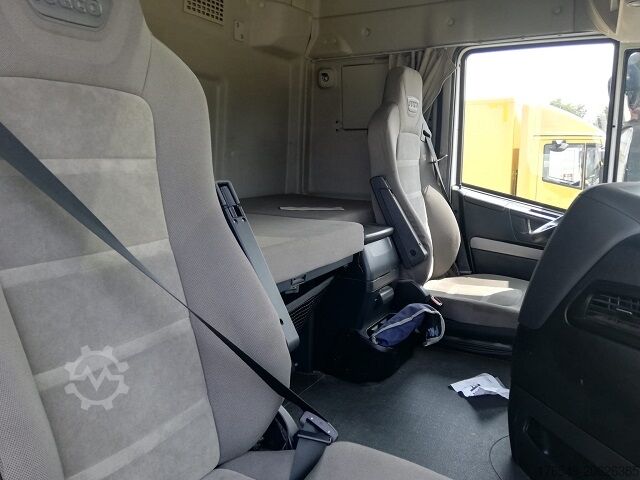 PLATFORM WITH RAMPS Iveco AS 260S42