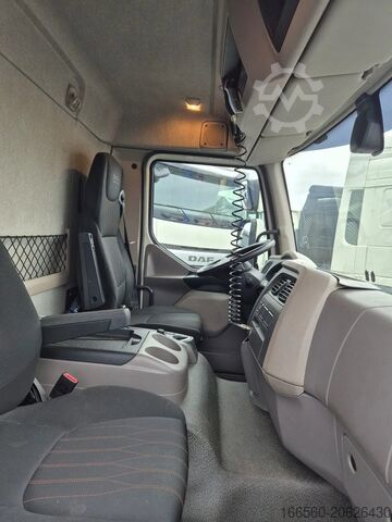 Closed bin DAF LF 230 FA