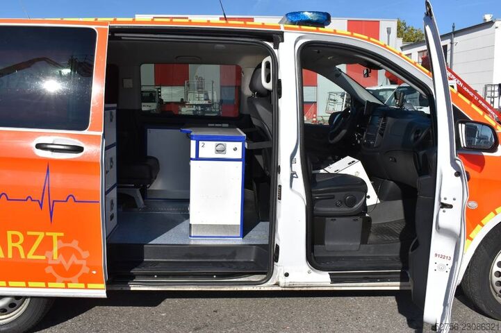 Mercedes-Benz Vito 4x4 Notarzt Einsatzfahrzeug NEF Mercedes-Benz Vito 4x4 Notarzt Einsatzfahrzeug NEF