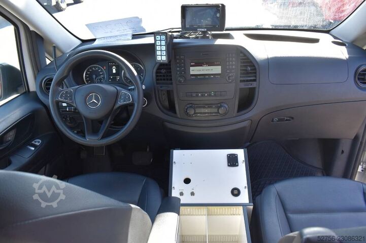 Mercedes-Benz Vito 4x4 Notarzt Einsatzfahrzeug NEF Mercedes-Benz Vito 4x4 Notarzt Einsatzfahrzeug NEF