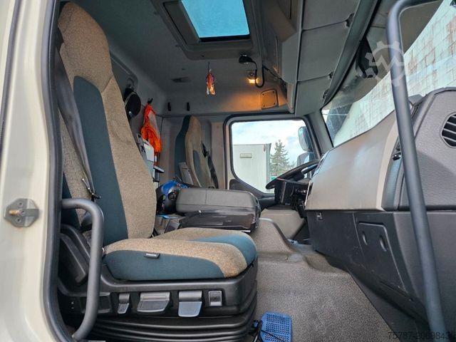 Abrollkipper VOLVO FE 320 6x2/4 Abroller mit Cont. + Kran HMF 1820