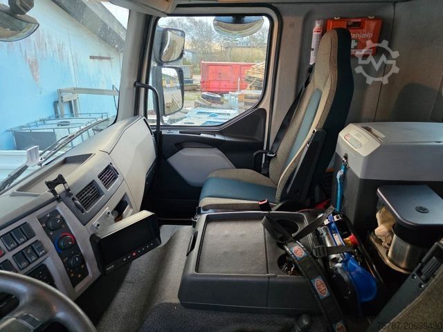 Abrollkipper VOLVO FE 320 6x2/4 Abroller mit Cont. + Kran HMF 1820
